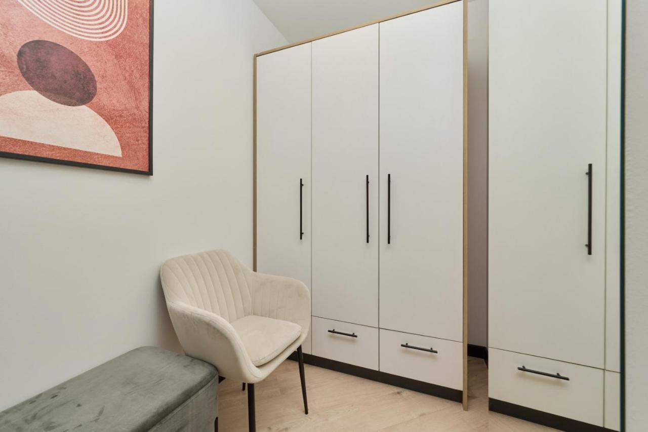 Wroclavia Apartments Dyrekcyjna By Noclegi Renters Wrocław Eksteriør billede