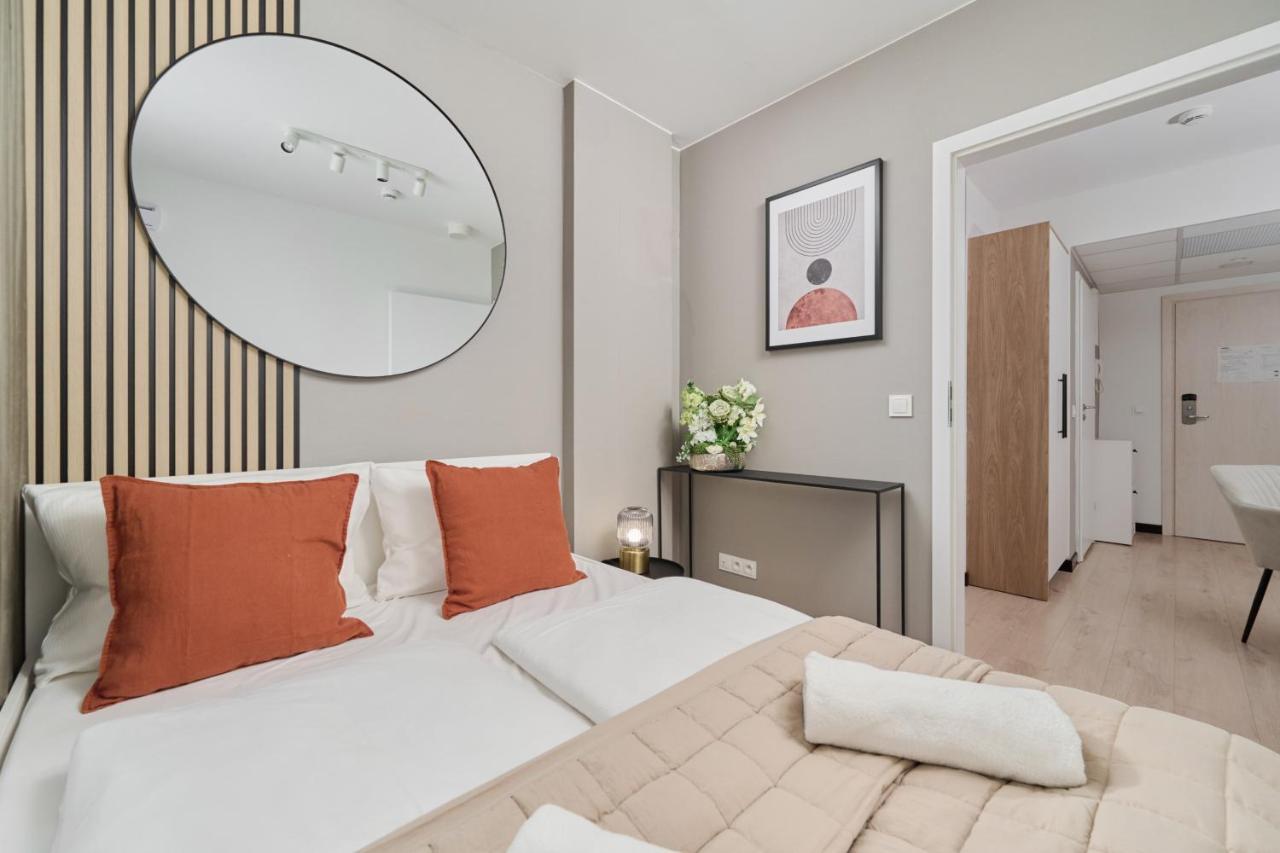 Wroclavia Apartments Dyrekcyjna By Noclegi Renters Wrocław Eksteriør billede