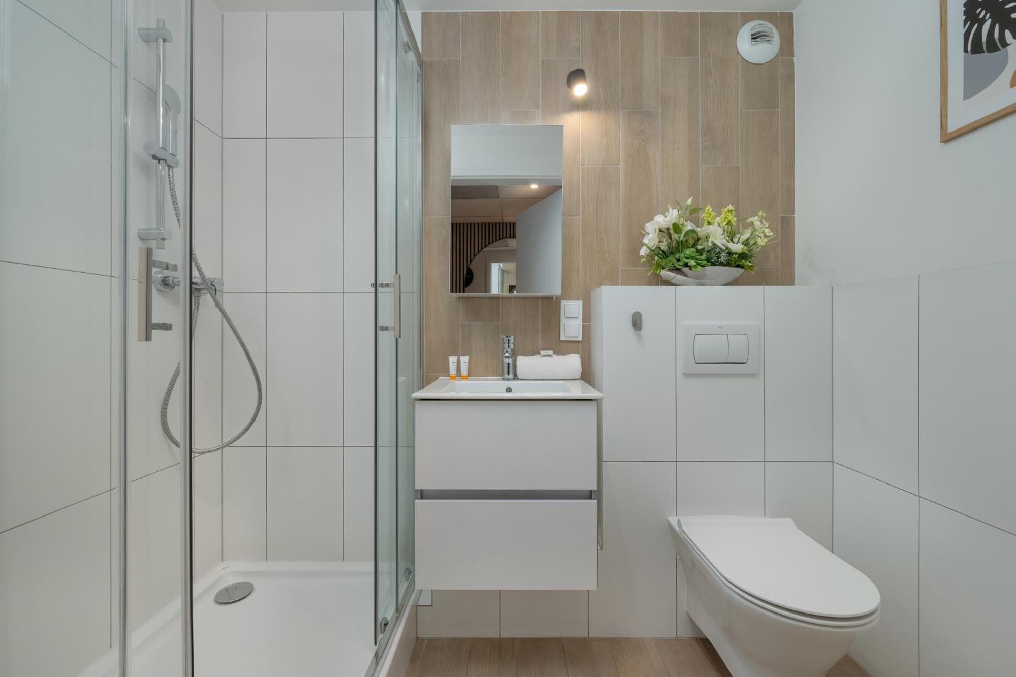 Wroclavia Apartments Dyrekcyjna By Noclegi Renters Wrocław Eksteriør billede